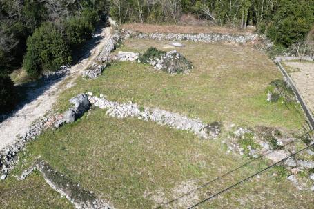 Konavle – zemljište 787 m2 s građevinskom dozvolom za kuću s bazenom