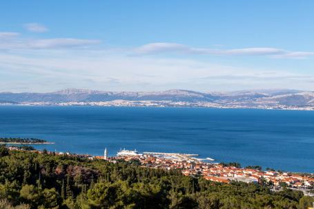 Brač, Supetar - zemljište s projektom 3000 m2