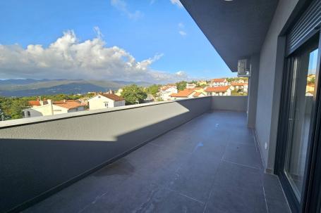 Rijeka, Srdoči, potpuno opremljen PENTHOUSE u novogradnji NKP 116 m2