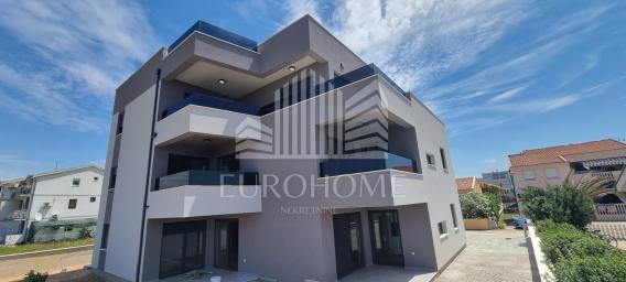 Zadar, Privlaka luksuzni trosobni penthouse s bazenom