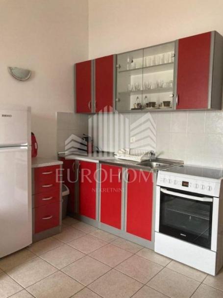 Posedarje, dvosobni apartman 39 m2, 50 m od mora + parking