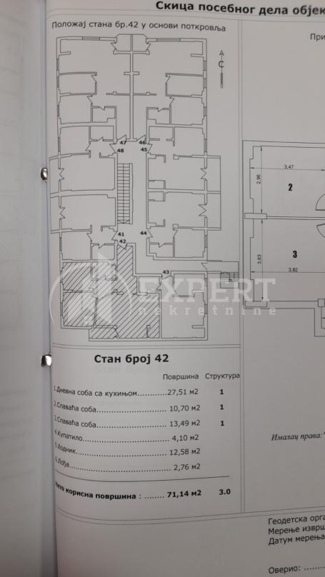 Trosoban  stan, peti sprat, potkrovlje, 71 m2, 