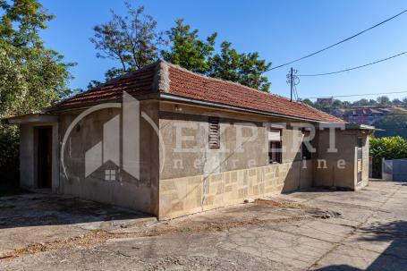 Kuća  na  Paliluli, 63 m2, pomoćni objekat, plac  628 m2, 