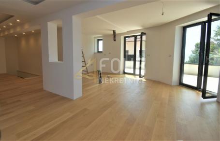 Flat Opatija - Centar, Opatija, 157,15m2