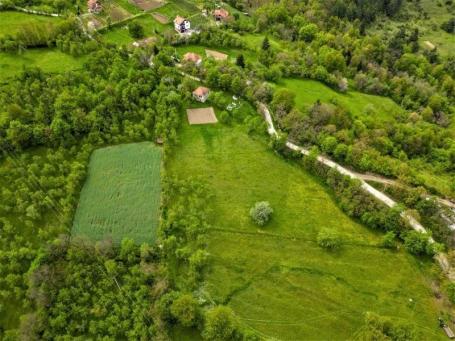 Prodaje se seosko domaćinstvo sa 64 ara zemlje, Dušmanići, Prijepolje