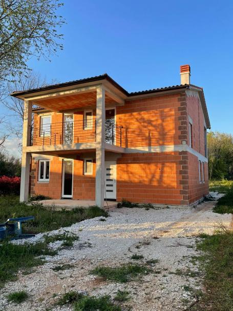 Istarska, Barban, Vila s bazenom, 216 m2 + 752 m2 okućnice