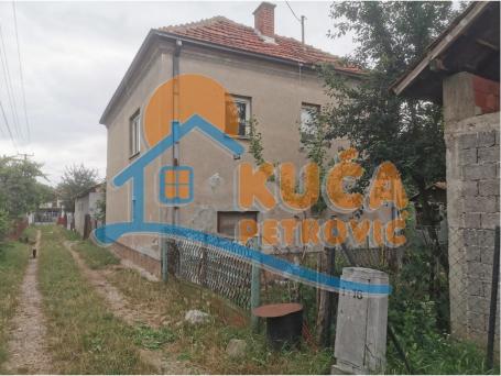 Na prodaju kuča 160m2, na Broju 6