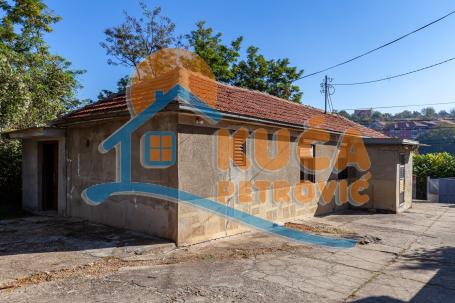 Kuća  na  Paliluli, 63 m2, pomoćni objekat, plac  628 m2, 