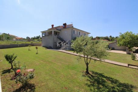 Istria - Vrsar, family house with yard 743 m2