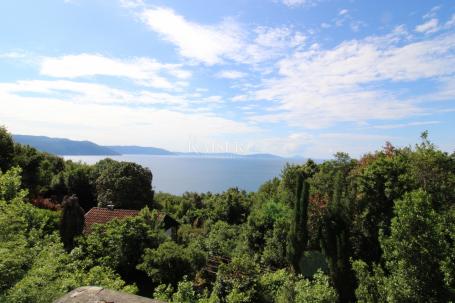 Rabac - prilika, kuća s pogledom na more, 82 m2