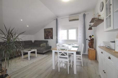 Rijeka, center - 1 bedroom + bathroom, beautifully decorated apartment