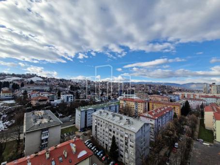 Gala trosoban stan Grbavica prodaja