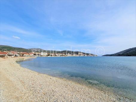 Građevinsko zemljište sa fenomenalnim pogledom na more, Vinišće