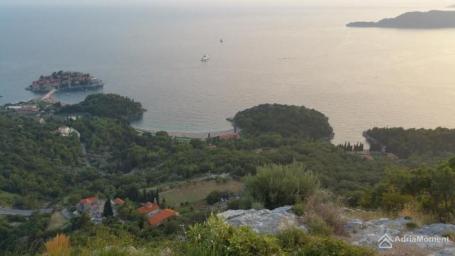 Zemljiste 6. 800 m2 - pogled na Sveti Stefan