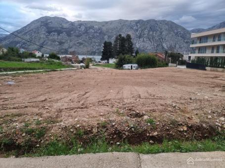 Prodaja zemljista uz Hyatt Kotor Bay - mozda graditi 1. 702 m2