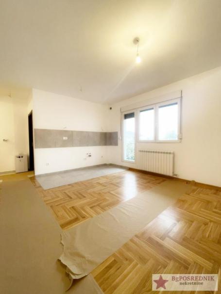 Novi Beograd, Ledine, Oplenačka, 43. 9m2