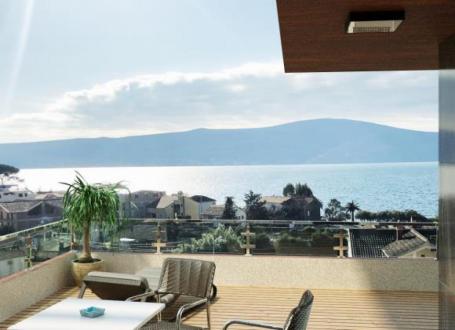 Luxury 1-bedroom apartment in Tivat for sale