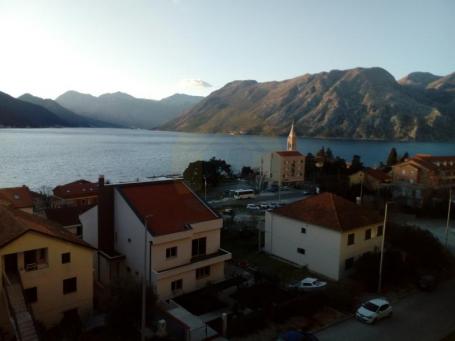 Two bedroom apartment with sea view in Dobrota, Kotor. 