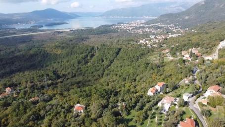 Urbanized plot with a sea view in Kavac, Kotor is for sale