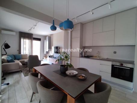 New on the market luxurious and modern two bedroom apartment with the pool in Donja Lastva, Tivat