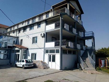 Izdavanje, Poslovni prostor, 2000m2 , Altina