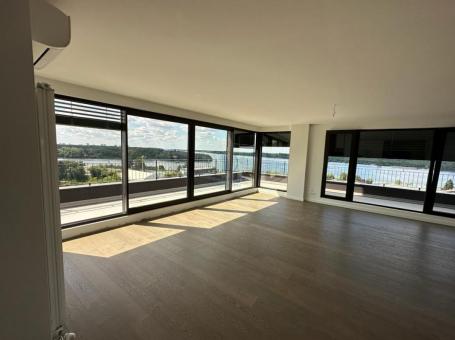 Lux pet-friendly penthouse K-district, 4. 0, 166 m2