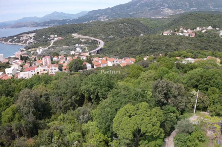 Urbanized plot of 13000m2 , village of Kunje