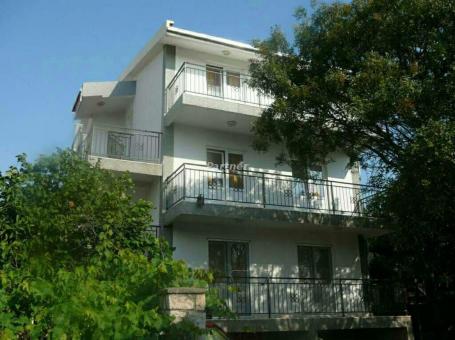 House 240 m2 in Dobra Voda