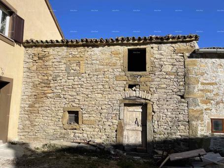 House Old building for sale, Draguć