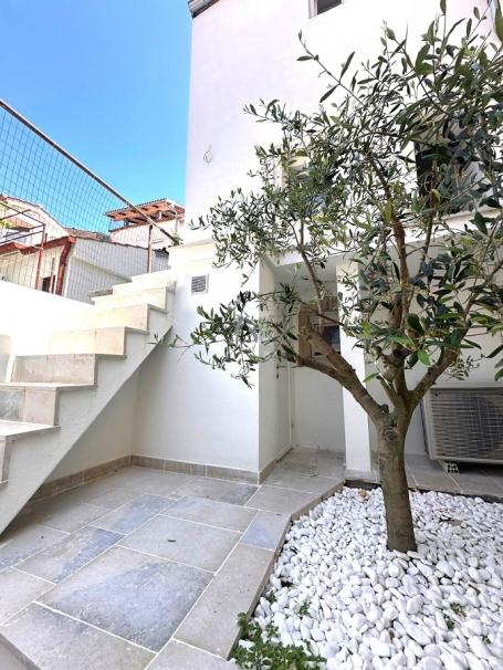 Stone house with three apartments in the center of Krk! ID 107