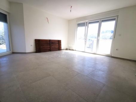 Malinska, Wohnung mit Garten! ID 556