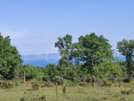 Poljoprivredne parcele s pogledom na more, Peruški