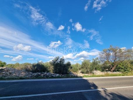 Vodice, zemljište poslovne namjene 1521m2, prodaja