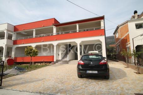 Kaštel Stari, kuća s 4 stana, 416m2, prodaja