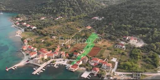 Prodaja, kuća u nizu sa 4. 000 m2 zemljišta, Ston, Broce