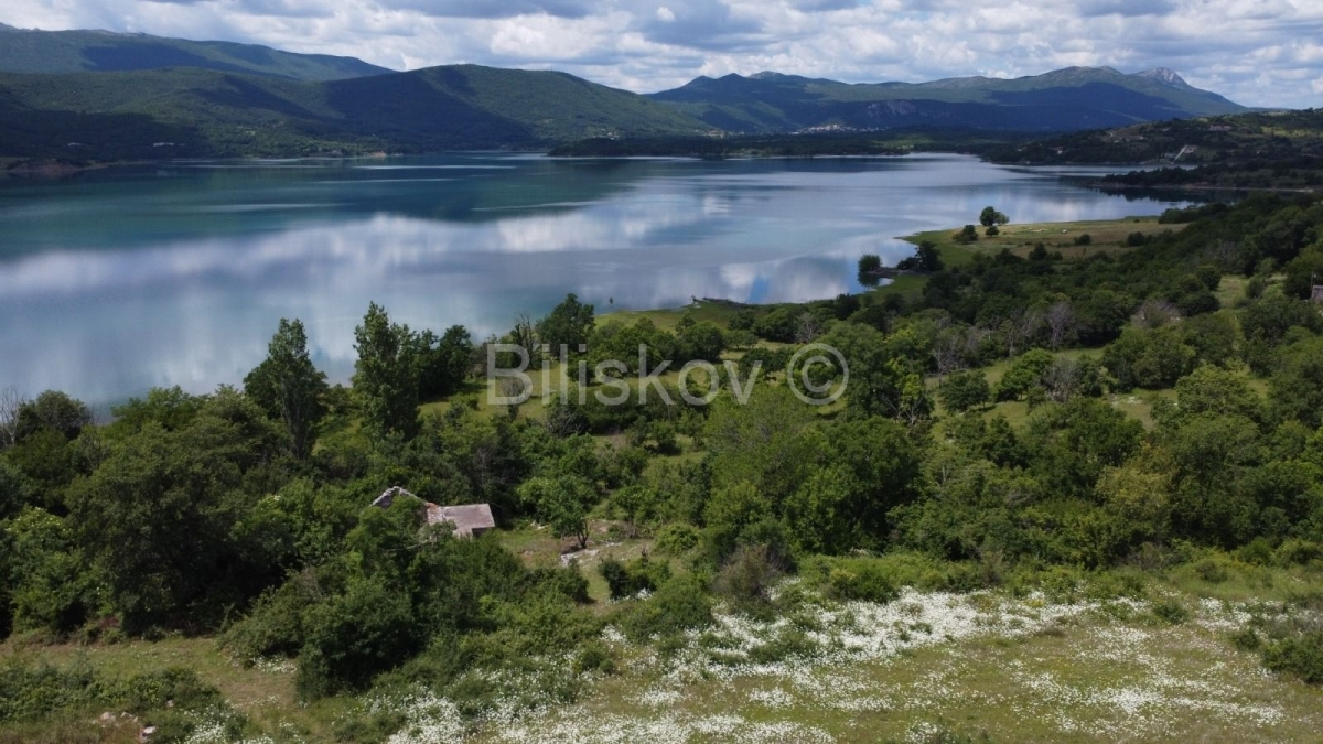 Prodaja, građevinsko zemljište s pogledom na jezero 