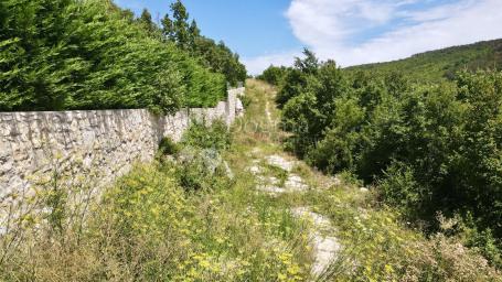 GRAĐEVINSKO ZEMLJIŠTE 3 KM OD CENTRA GRADA