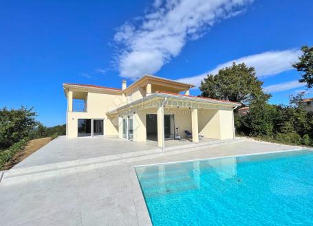 Mediterranean Villa in a Prime Location with Panoramic Views