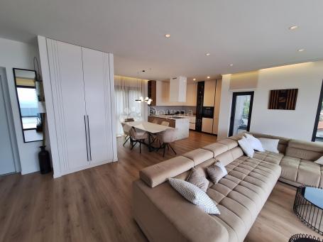 Flat Opatija - Centar, Opatija, 250,68m2