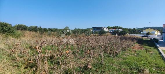 BIBINJE - Građevinsko zemljište pokraj marine Dalmacija