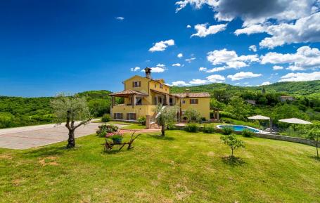 ISTRIEN, PAZIN - Geräumige Villa mit Pool auf der Lichtung