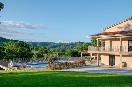 ISTRIEN, LABIN, PIĆAN - Luxusvilla mit Blick auf die Grünzone, großer Garten - Eine Rarität auf dem 