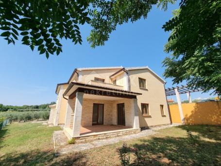 ISTRIEN, POREČ (UMGEBUNG) Haus in Hochbauphase mit Meerblick