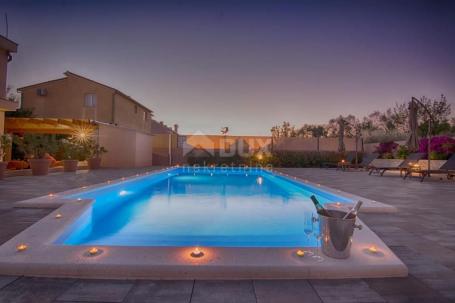 ZADAR - House with pool near the sea