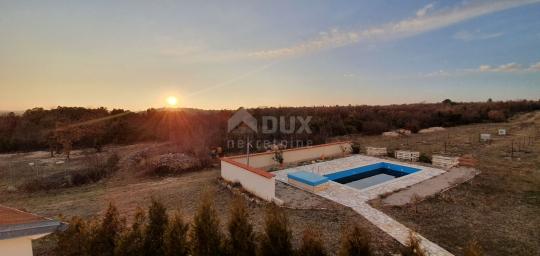 ISTRIA, LABIN - House with pool in a quiet location surrounded by greenery