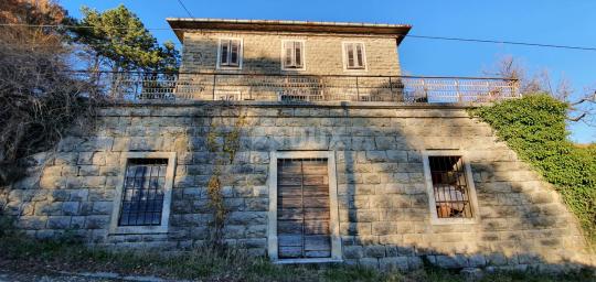 ISTRIA, GROŽNJAN - Stone house with a beautiful view