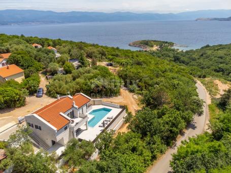 ISLAND OF KRK, VRBNIK - Luxury house with pool near the sea