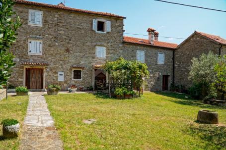 ISTRIA, BUJE - Stone house with a beautiful view