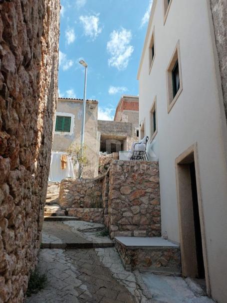 ISLAND OF PAG - Renovated house with sea view