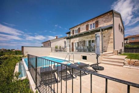 ISTRIA, SV. LOVREČ - Rustically modern villa in a great location